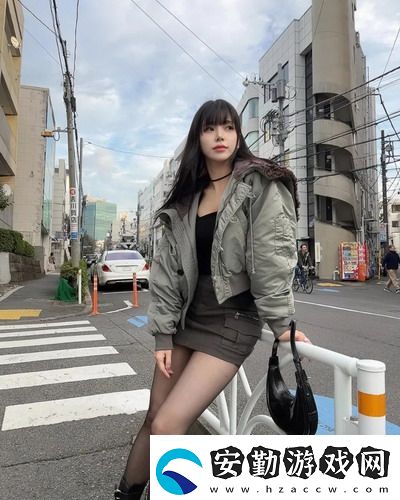 擠公交忘穿內(nèi)褲被挺進