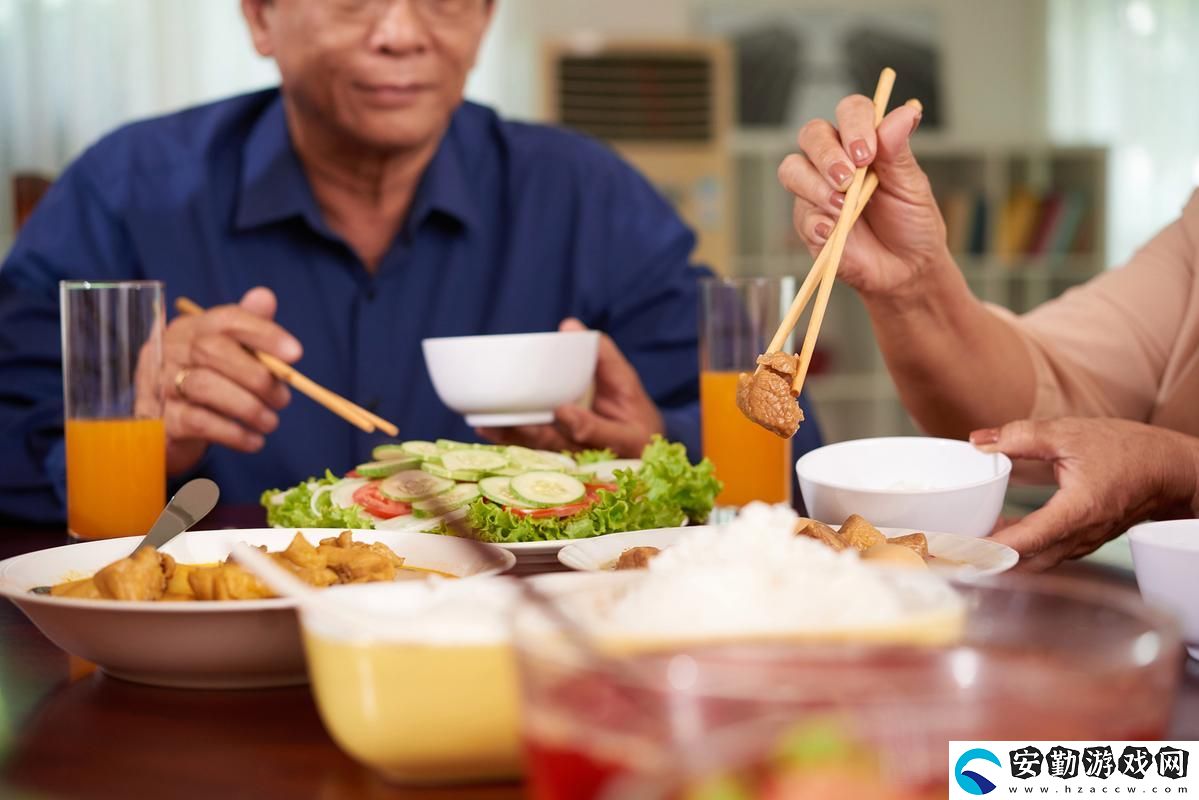 丈夫邀社長來家吃飯?jiān)诰€觀看