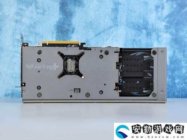 藍(lán)寶石NITRO+